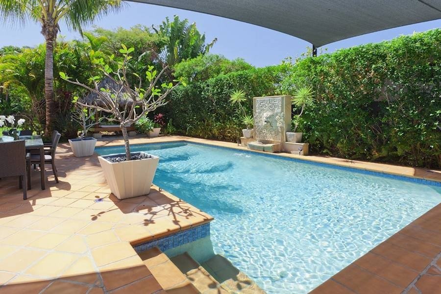 Image showcasing Luxury Poolside Lounges: Elevating the Outdoor Experience - Watty World